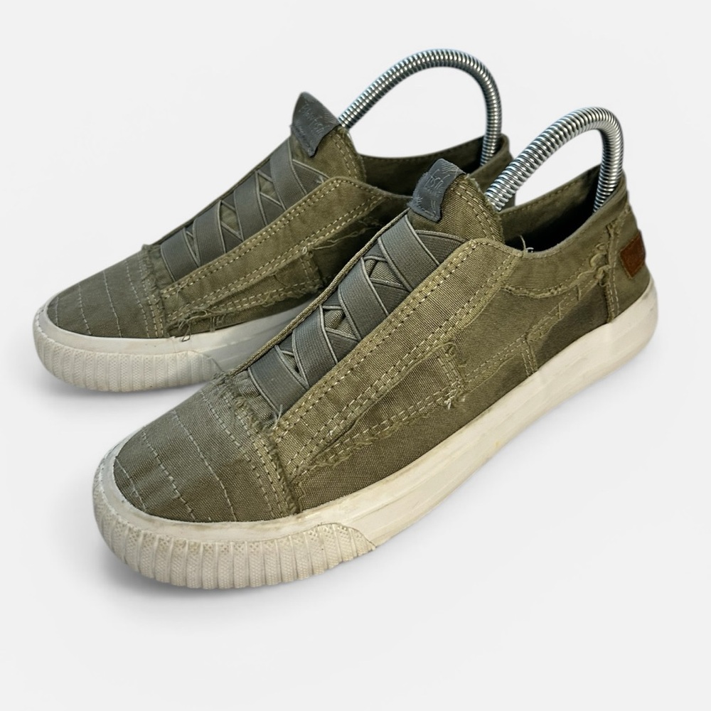 Blowfish Malibu Slip On sneakers Women’s 8 olive canvas casual shoe